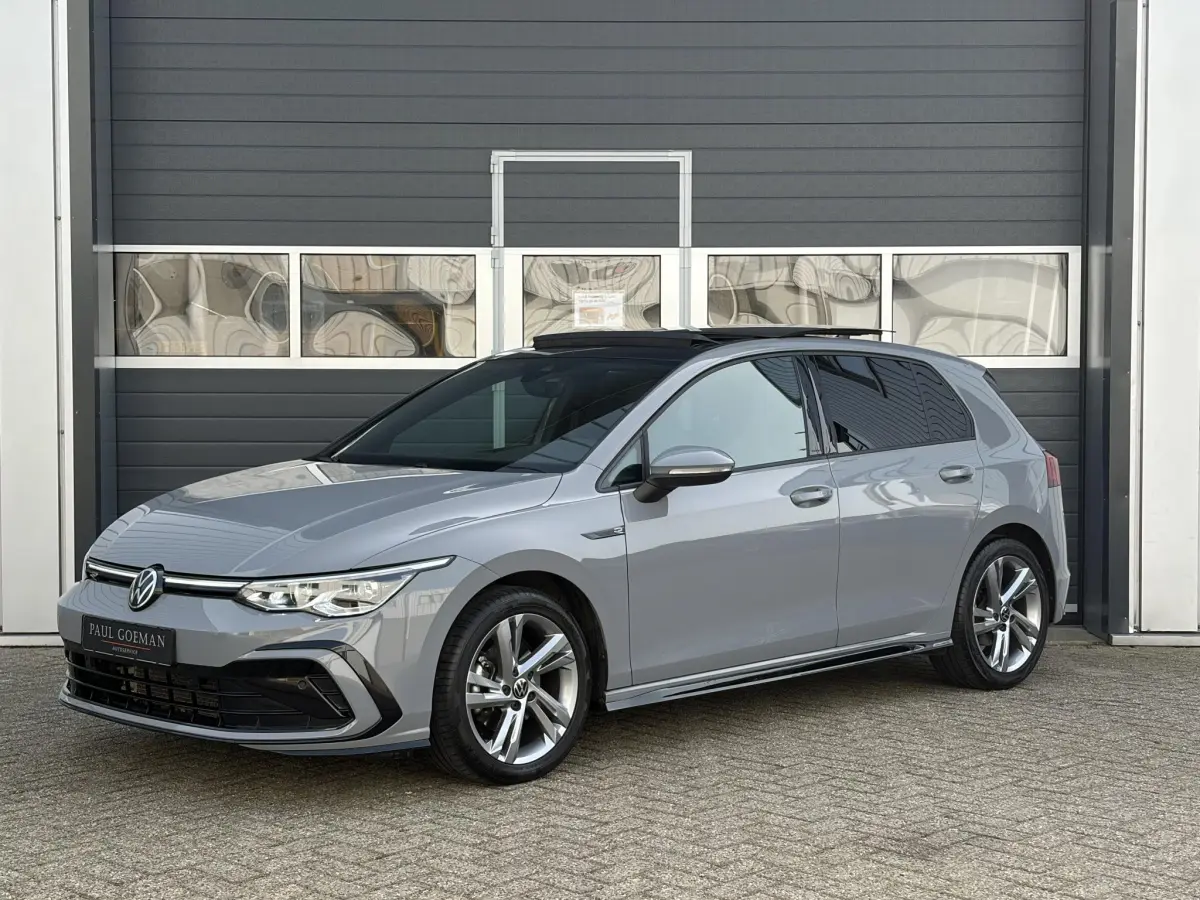 Golf VIII eTSI 110kW R-Line DSG | Pano | LED | Navi | Climate | Camera | Parkeer sensoren |