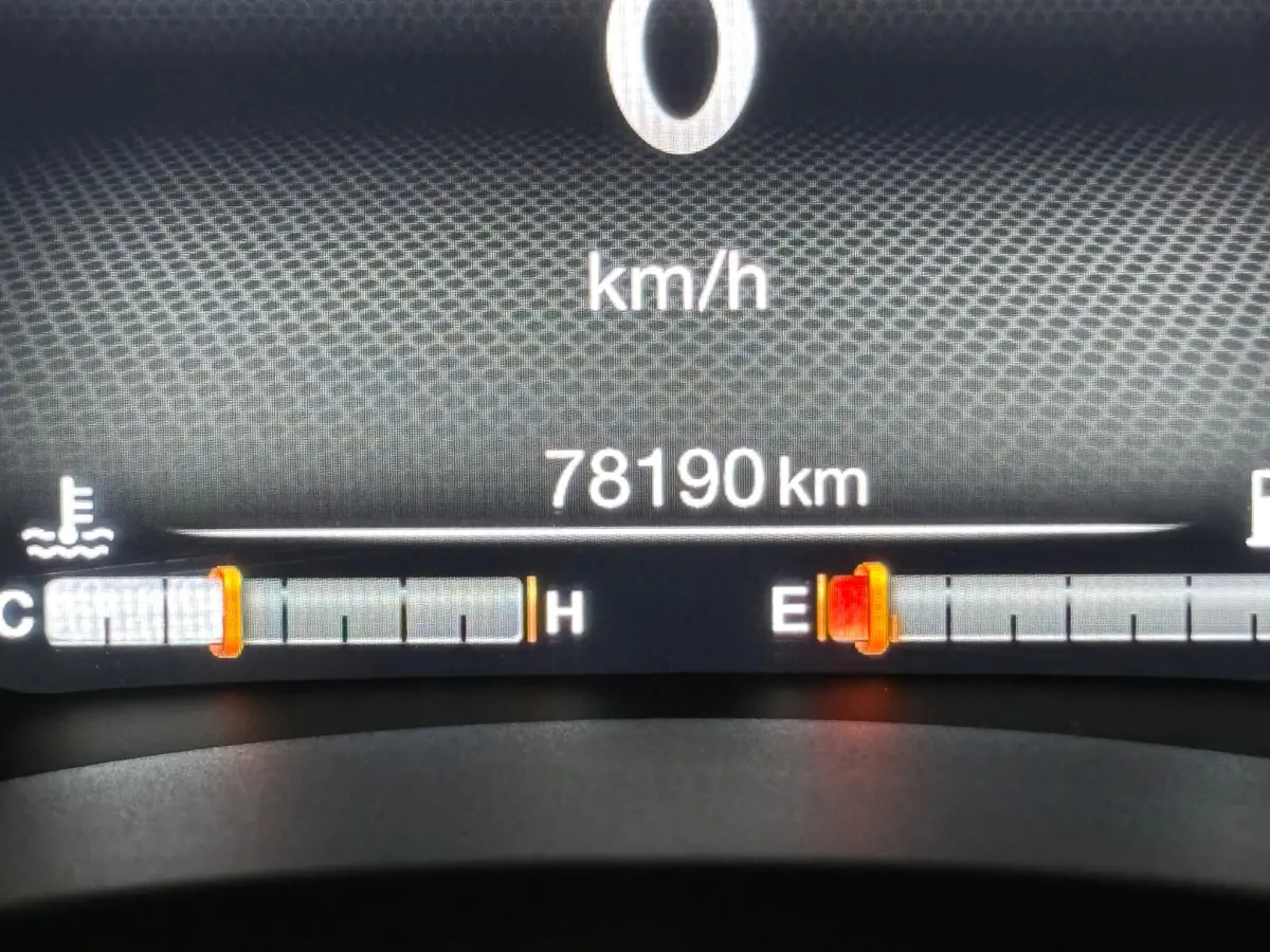 Renegade 1.0T-e Limited / Navigatie