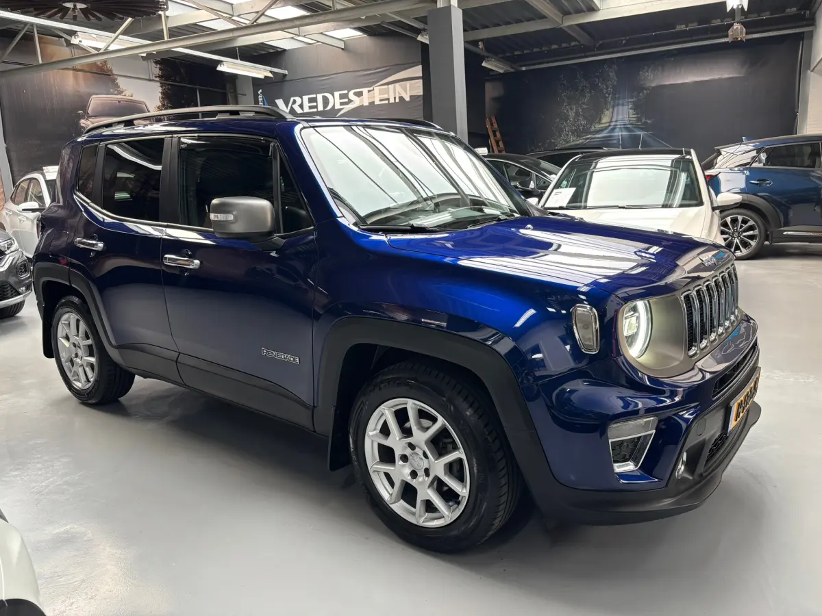 Renegade 1.0T-e Limited / Navigatie