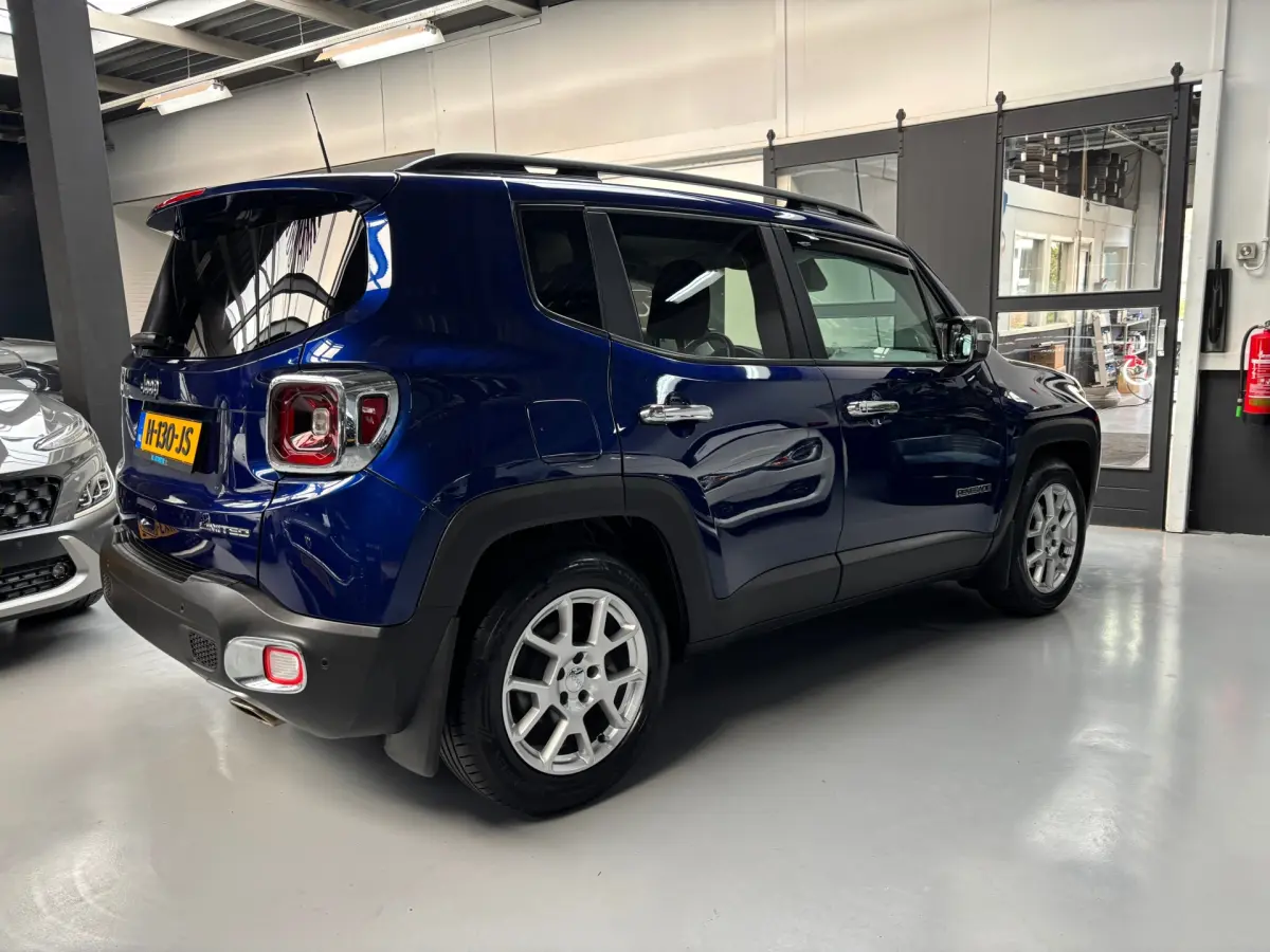Renegade 1.0T-e Limited / Navigatie