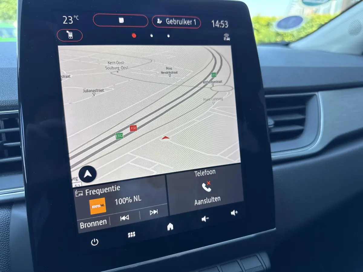 Captur 1.6 E-Tech Plug-in Hybrid 160 Intens Camera, P-sensoren voor, Navigatie, Apple/Android Auto