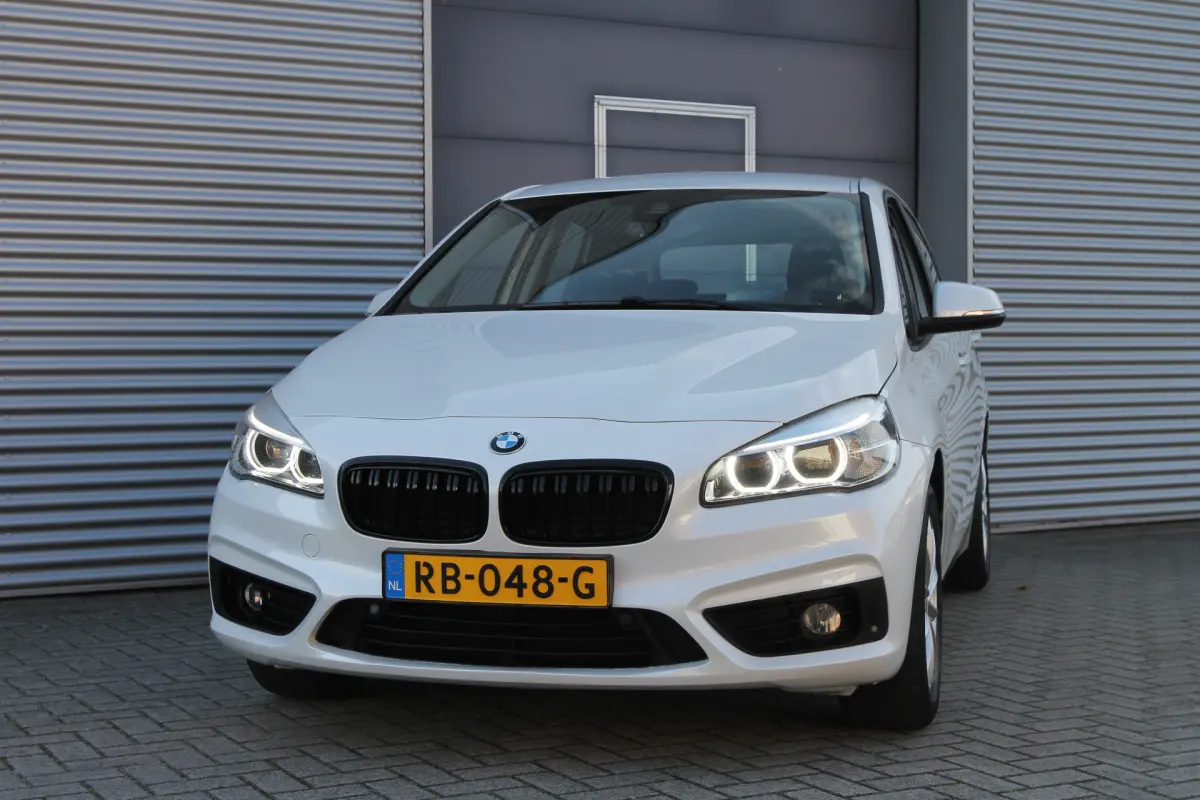 2 Serie Active Tourer 218i Corporate Lease Executive I Aut. I Navi I Climate Control I HUD