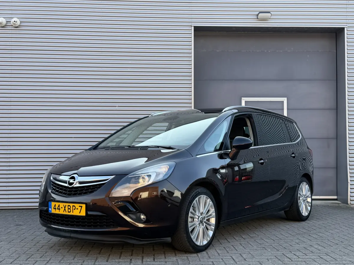 Opel Zafira 2012 Benzine Handgeschakeld leasen