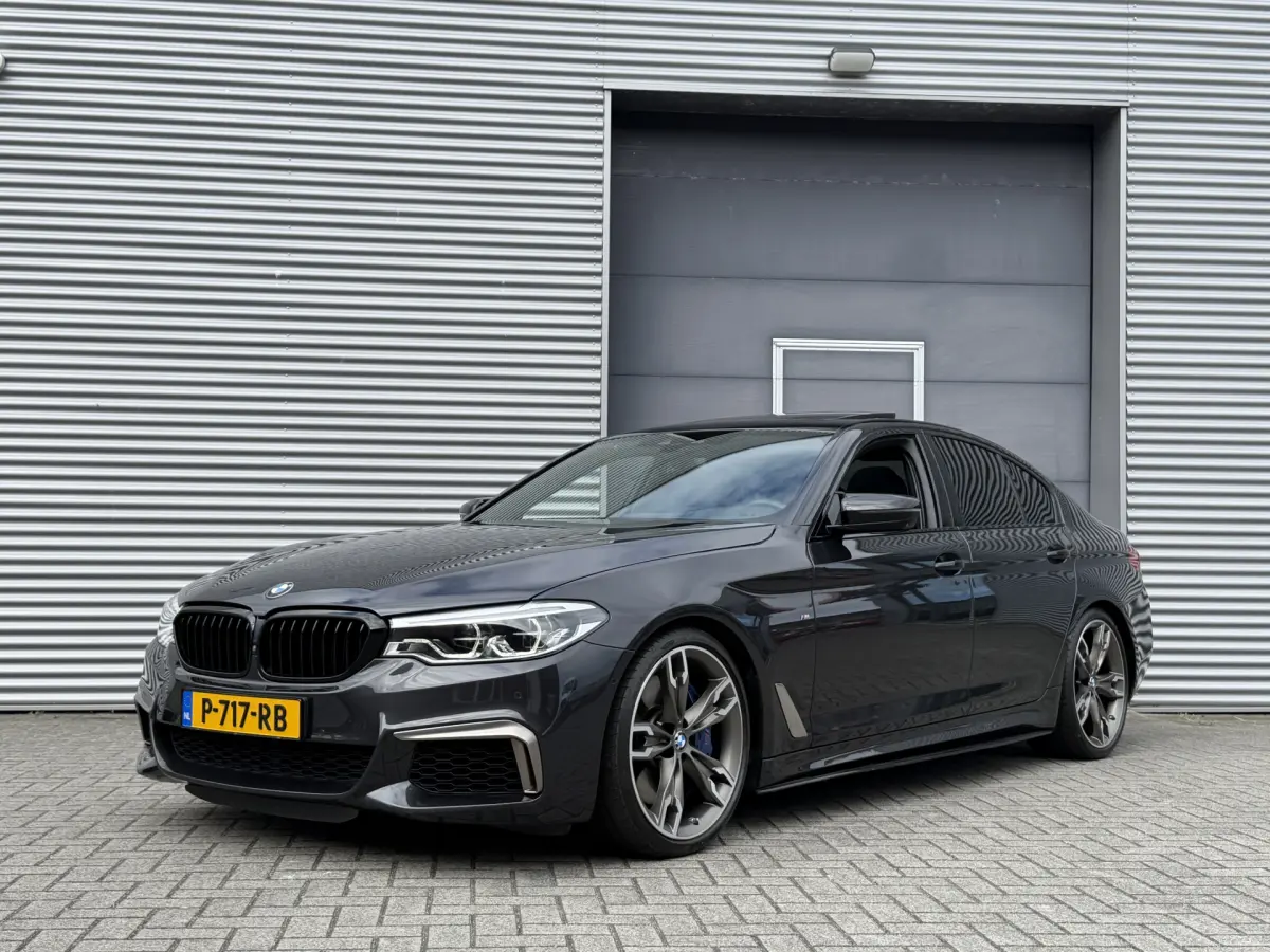 5 Serie M550i xDrive High Executive I Aut. I 463 PK I Leder I Schuifdak I Carplay