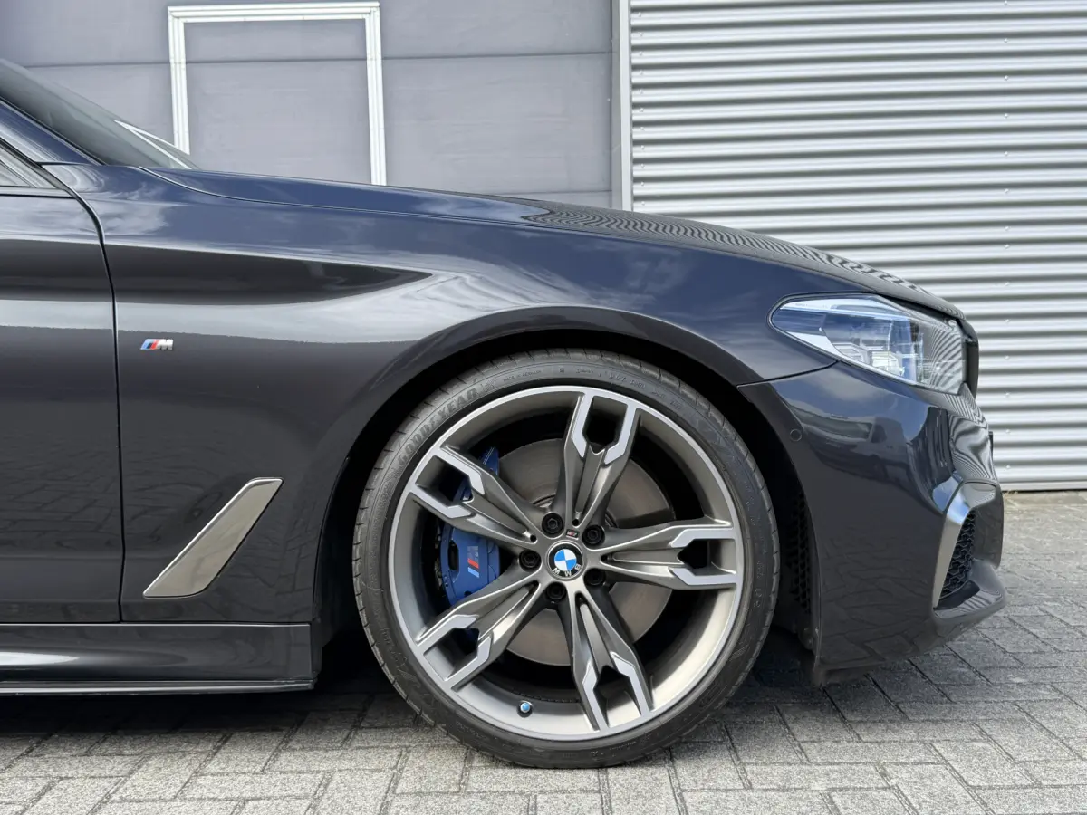 5 Serie M550i xDrive High Executive I Aut. I 463 PK I Leder I Schuifdak I Carplay