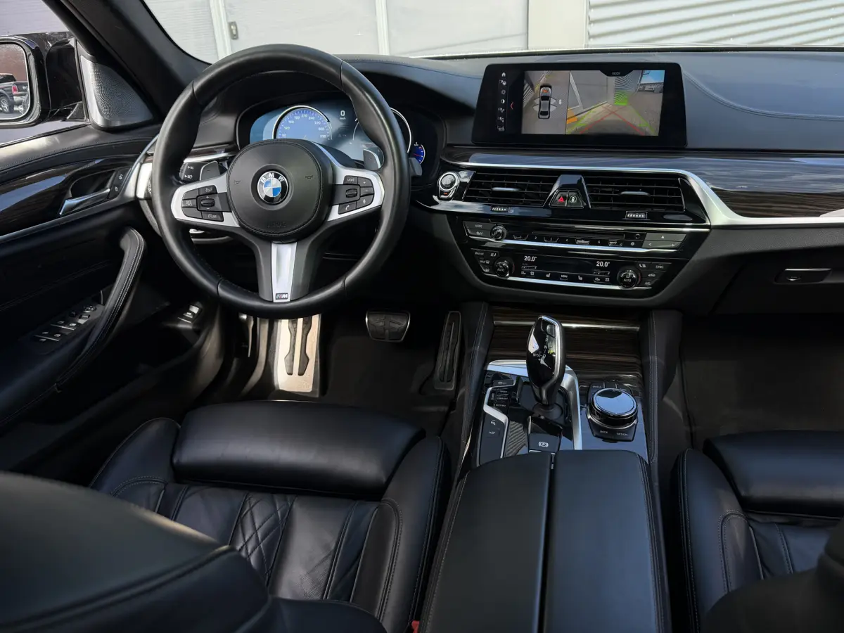 5 Serie M550i xDrive High Executive I Aut. I 463 PK I Leder I Schuifdak I Carplay