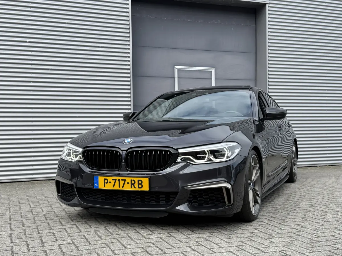 5 Serie M550i xDrive High Executive I Aut. I 463 PK I Leder I Schuifdak I Carplay
