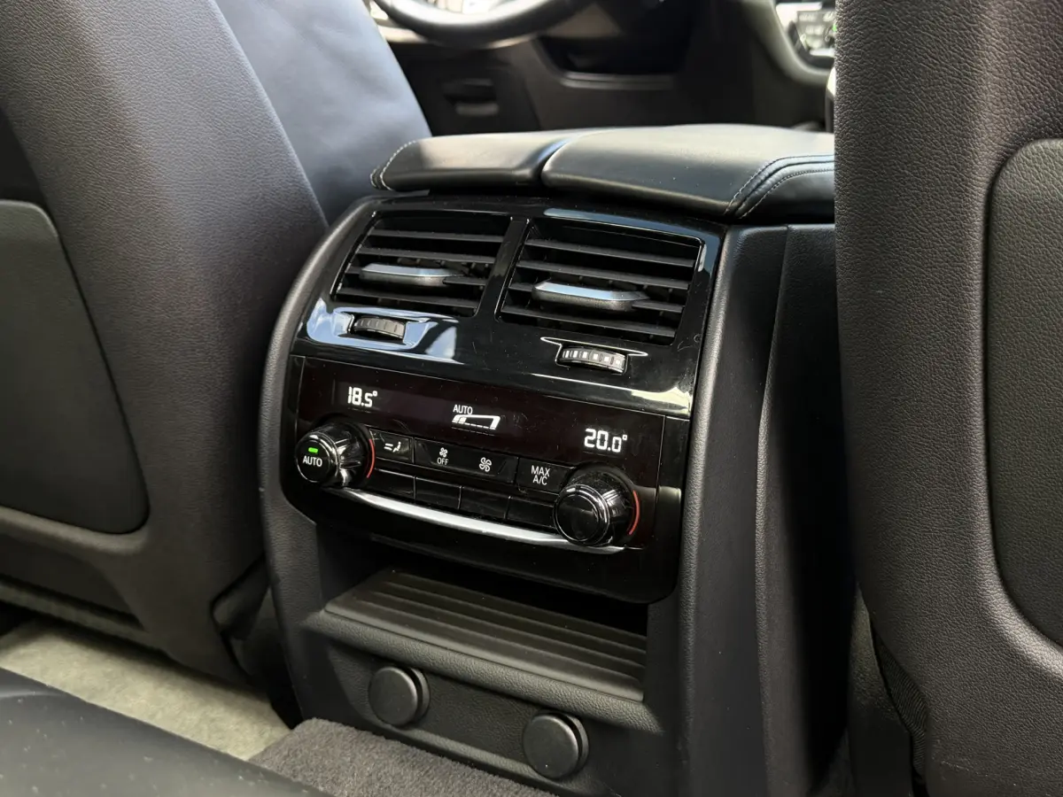 5 Serie M550i xDrive High Executive I Aut. I 463 PK I Leder I Schuifdak I Carplay