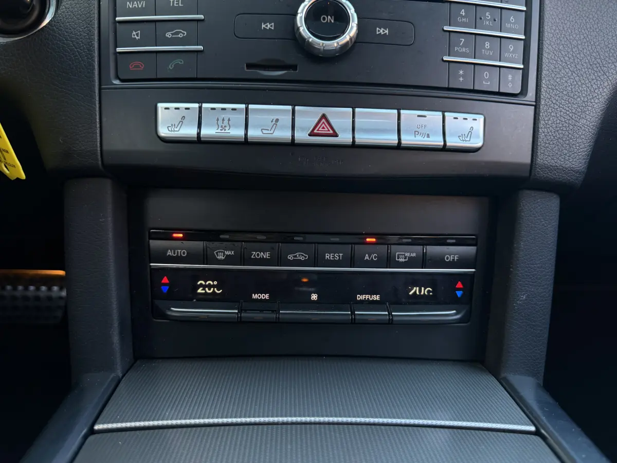 E-Klasse Estate 300 BlueTEC HYBRID Prestige Avantgarde AMG I Aut. I Leder I Schuifdak I Navi