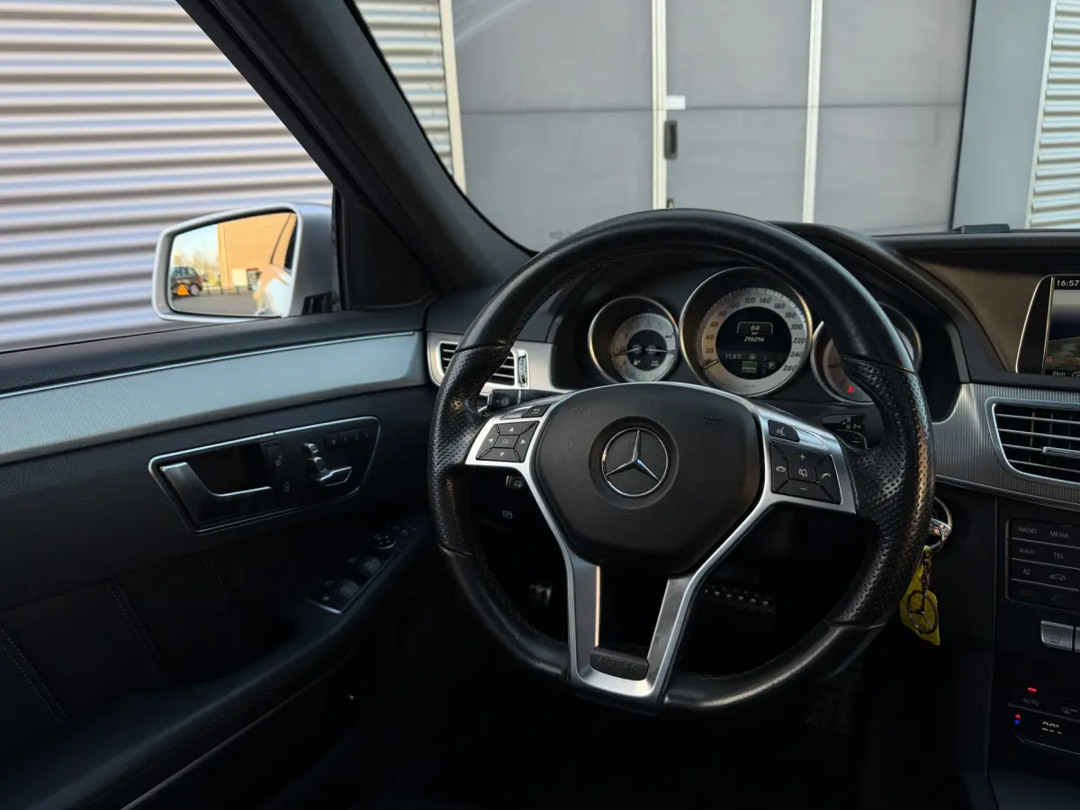 E-Klasse Estate 300 BlueTEC HYBRID Prestige Avantgarde AMG I Aut. I Leder I Schuifdak I Navi
