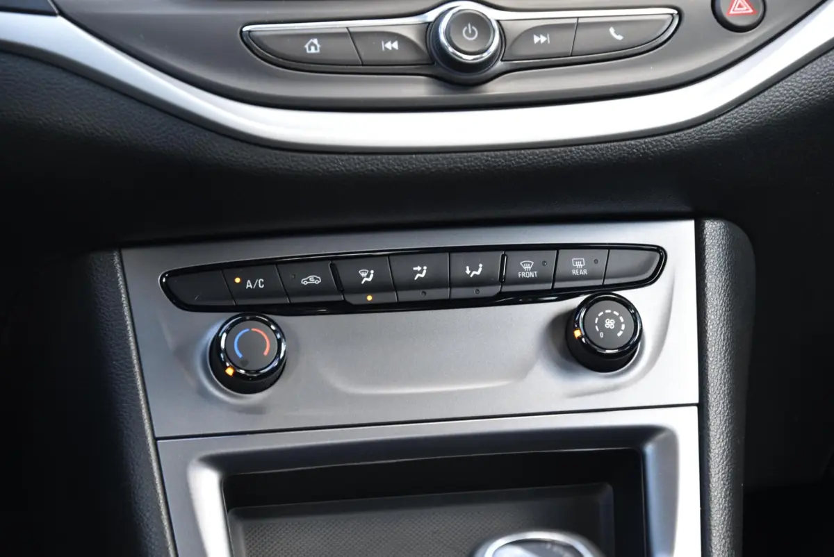 Astra 1.2 Business Edition | Carplay | Cruise | Trekhaak |