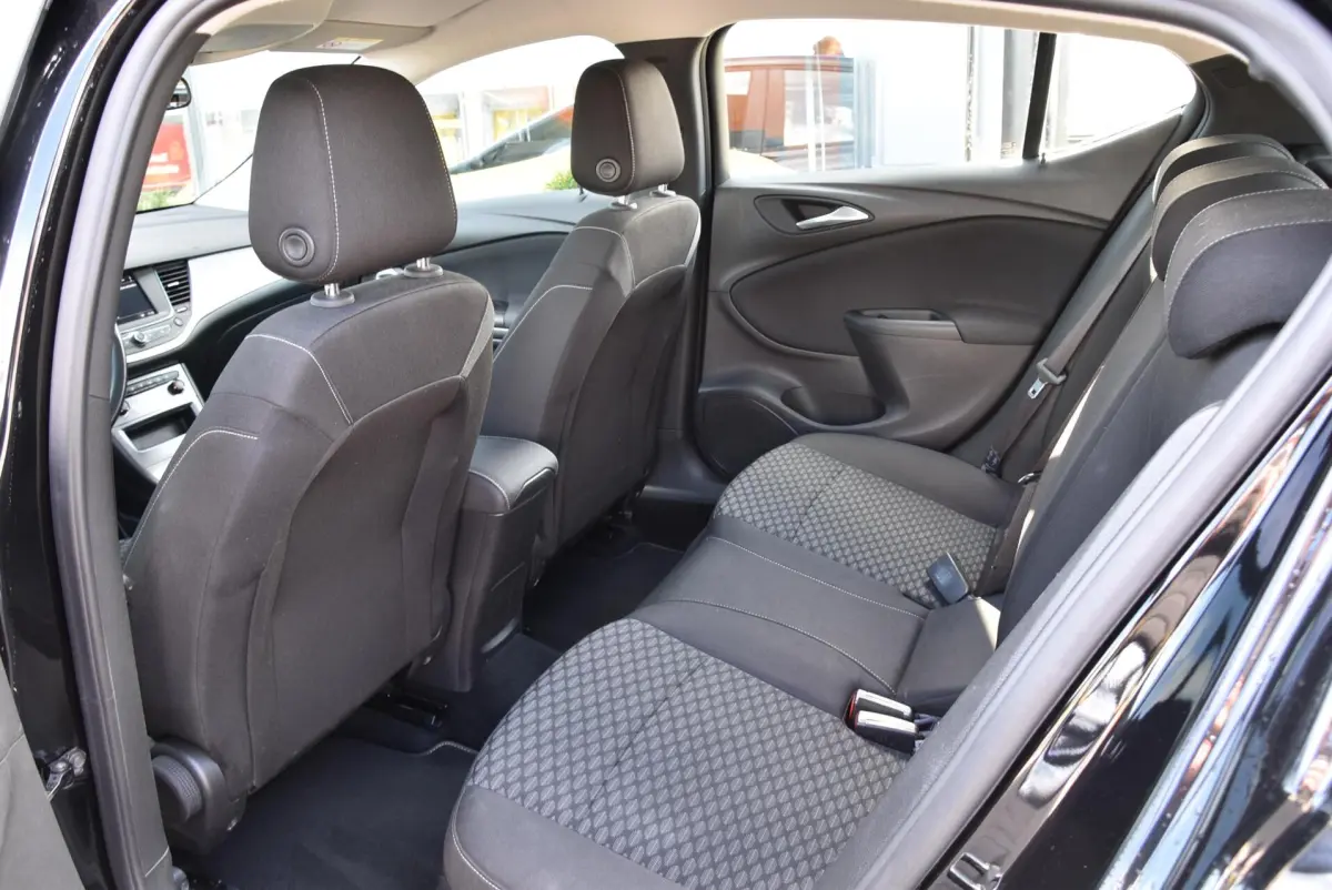 Astra 1.2 Business Edition | Carplay | Cruise | Trekhaak |