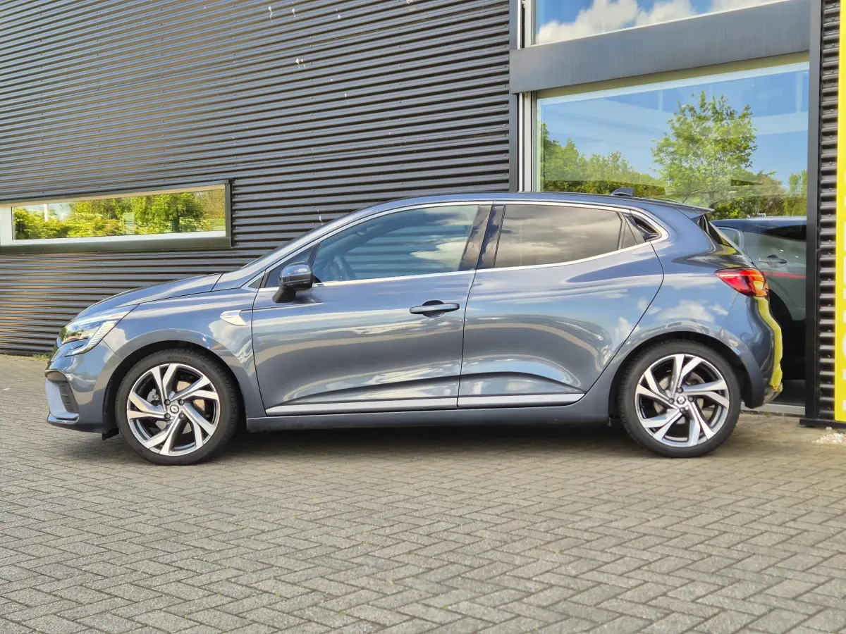 Clio 1.6 E-Tech Hybrid 140 R.S. Line Camera, Navigatie, All Season banden, Sportinterieur, Apple/Android