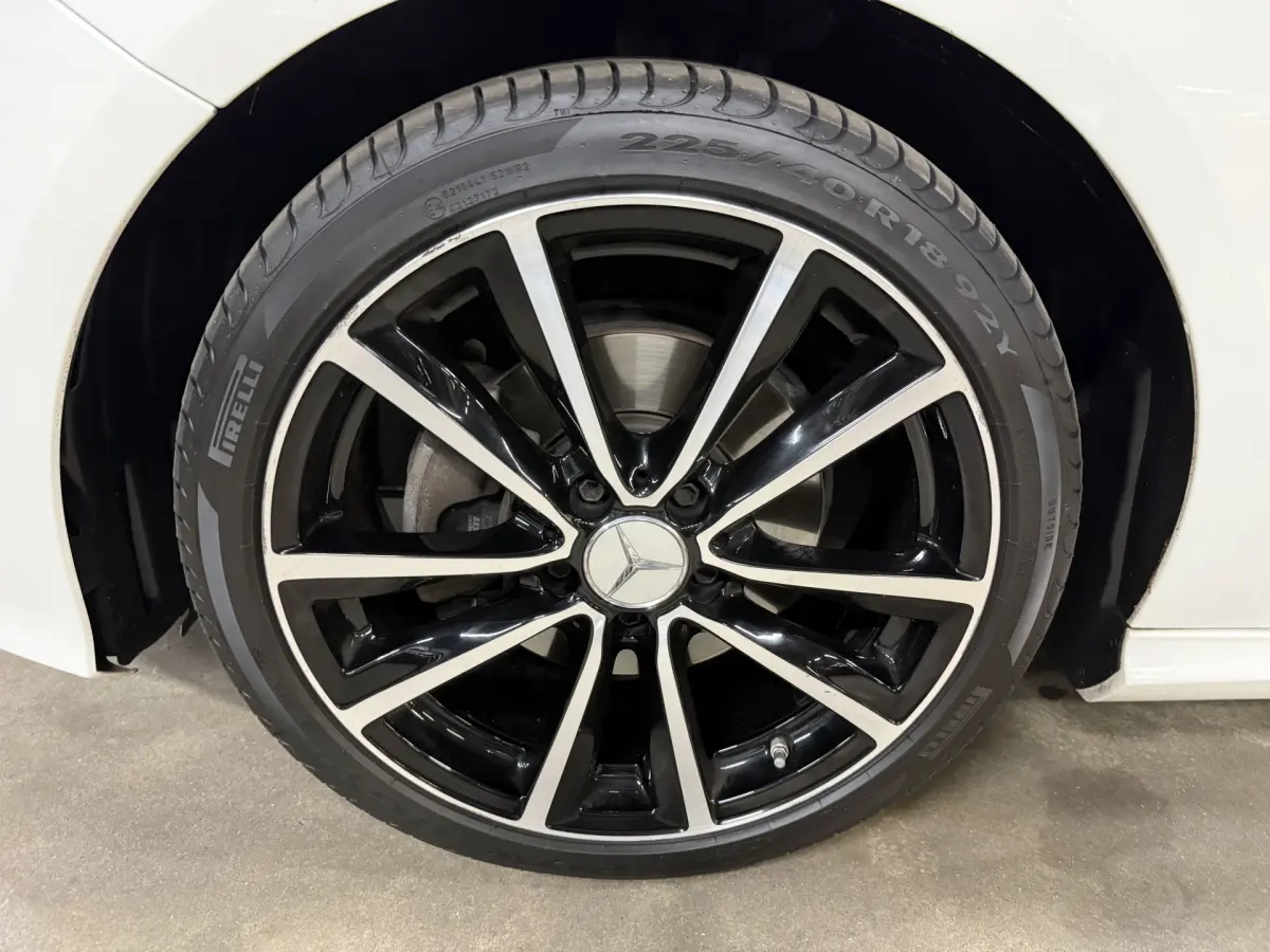 A-Klasse 180 Ambition // 17 inch // Stoelverw. // Navi