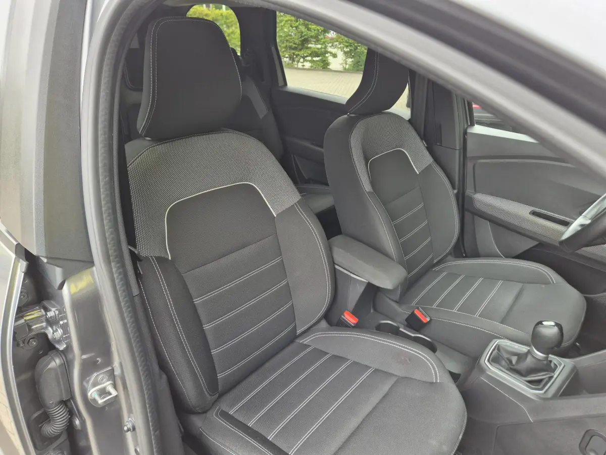 Jogger 1.6 Hybrid 140 Expression 7p. Camera, Navi, Apple/Android Auto, All Season banden, Climate Control