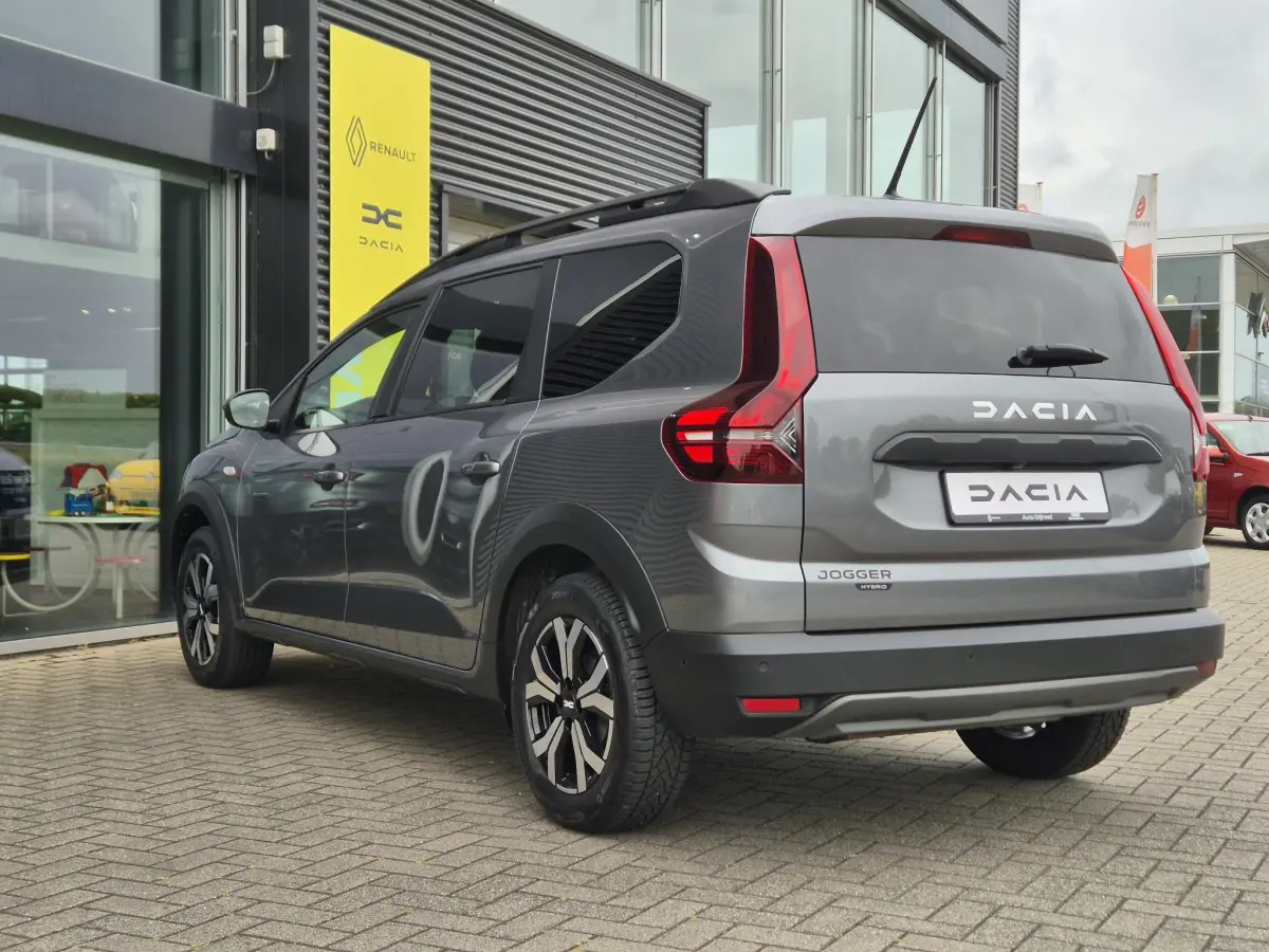 Jogger 1.6 Hybrid 140 Expression 7p. Camera, Navi, Apple/Android Auto, All Season banden, Climate Control