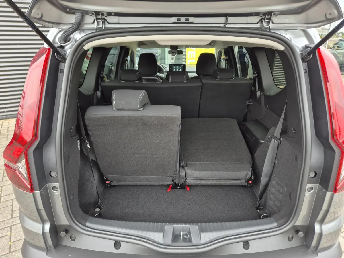Jogger 1.6 Hybrid 140 Expression 7p. Camera, Navi, Apple/Android Auto, All Season banden, Climate Control