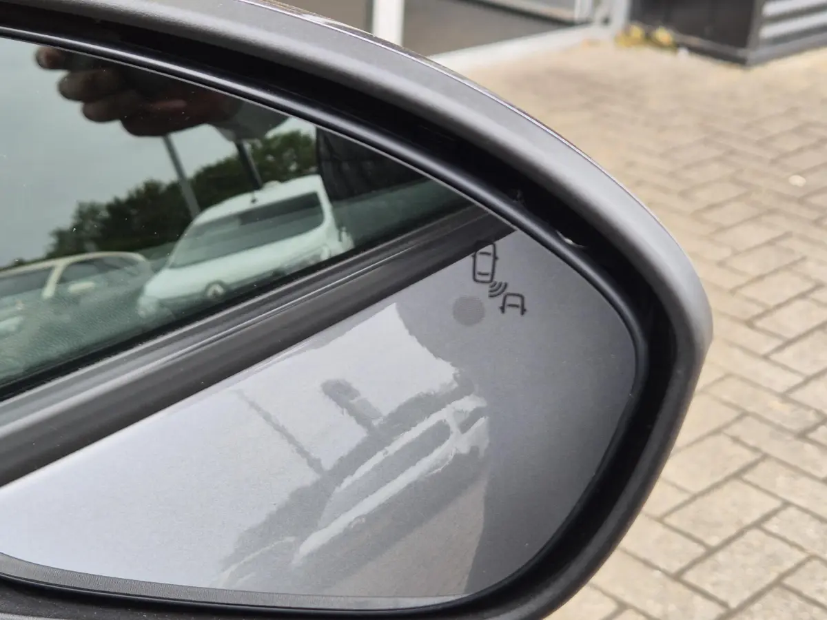 Jogger 1.6 Hybrid 140 Expression 7p. Camera, Navi, Apple/Android Auto, All Season banden, Climate Control