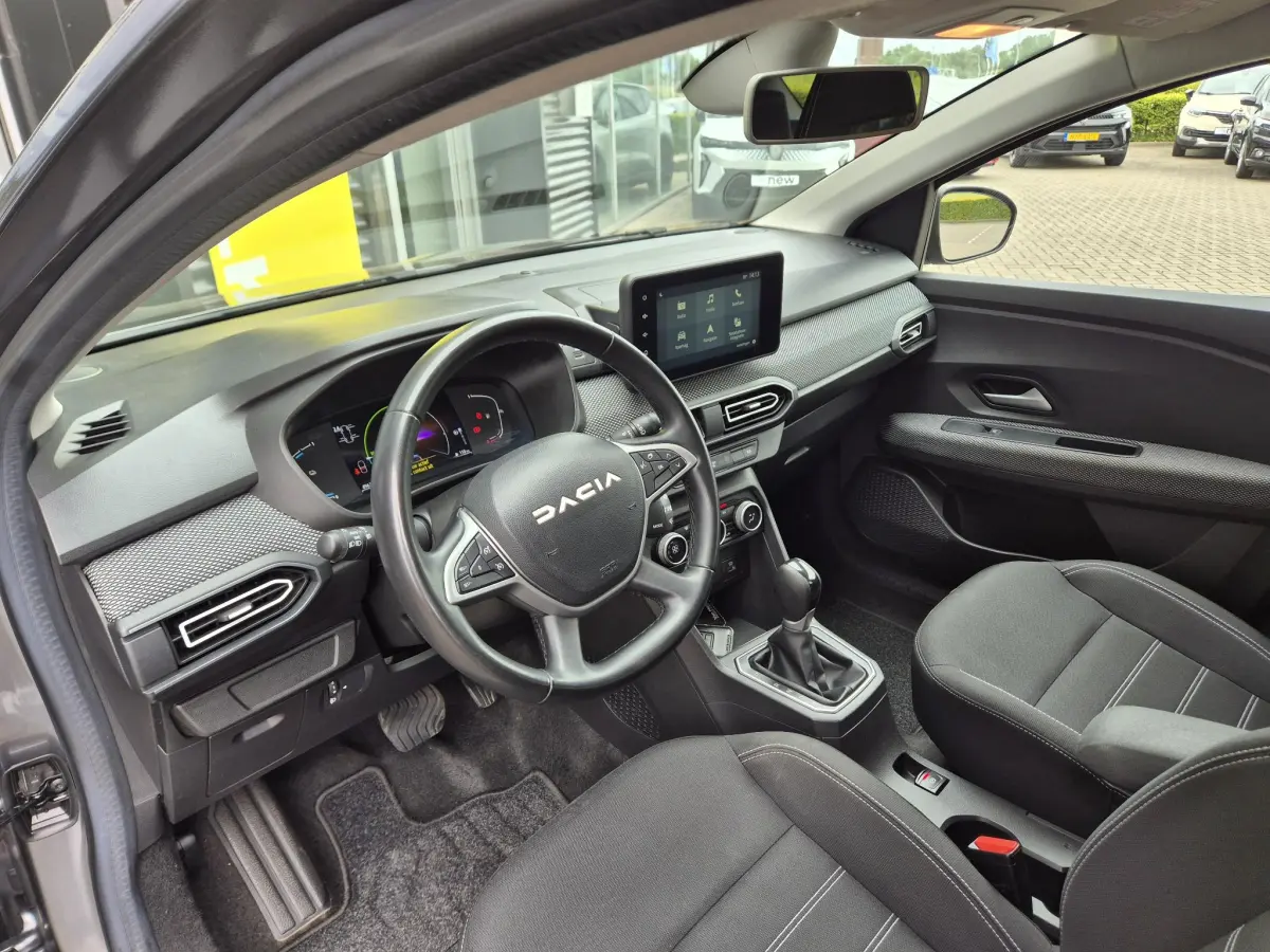 Jogger 1.6 Hybrid 140 Expression 7p. Camera, Navi, Apple/Android Auto, All Season banden, Climate Control