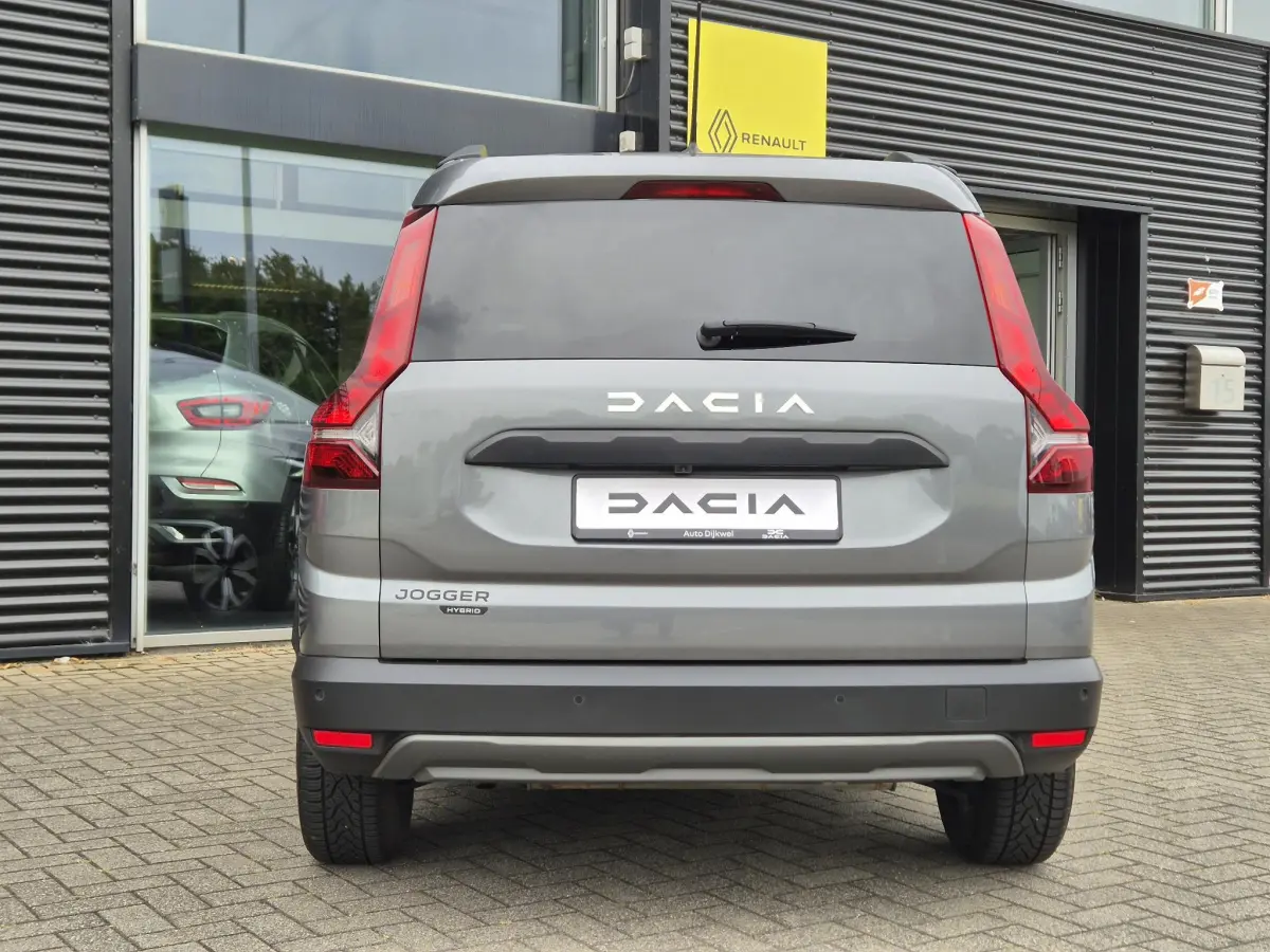 Jogger 1.6 Hybrid 140 Expression 7p. Camera, Navi, Apple/Android Auto, All Season banden, Climate Control