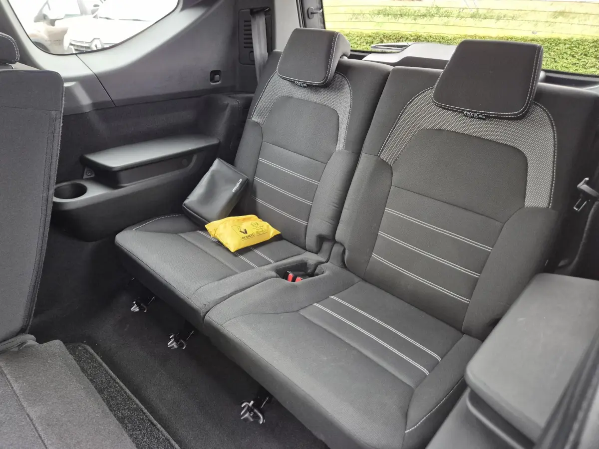 Jogger 1.6 Hybrid 140 Expression 7p. Camera, Navi, Apple/Android Auto, All Season banden, Climate Control