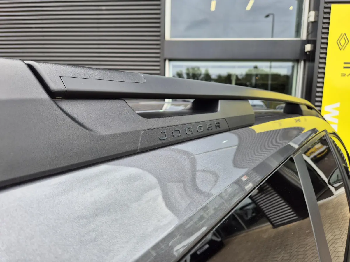 Jogger 1.6 Hybrid 140 Expression 7p. Camera, Navi, Apple/Android Auto, All Season banden, Climate Control