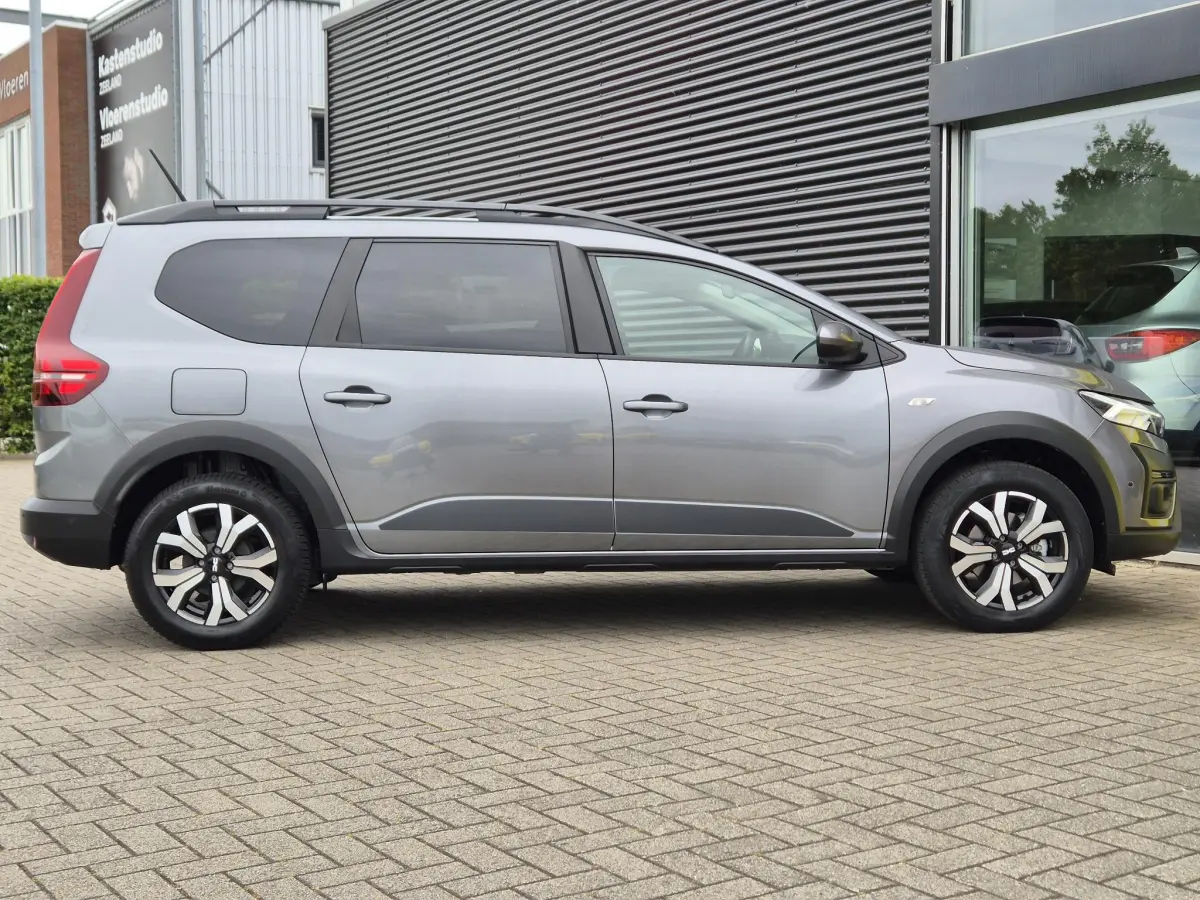 Jogger 1.6 Hybrid 140 Expression 7p. Camera, Navi, Apple/Android Auto, All Season banden, Climate Control