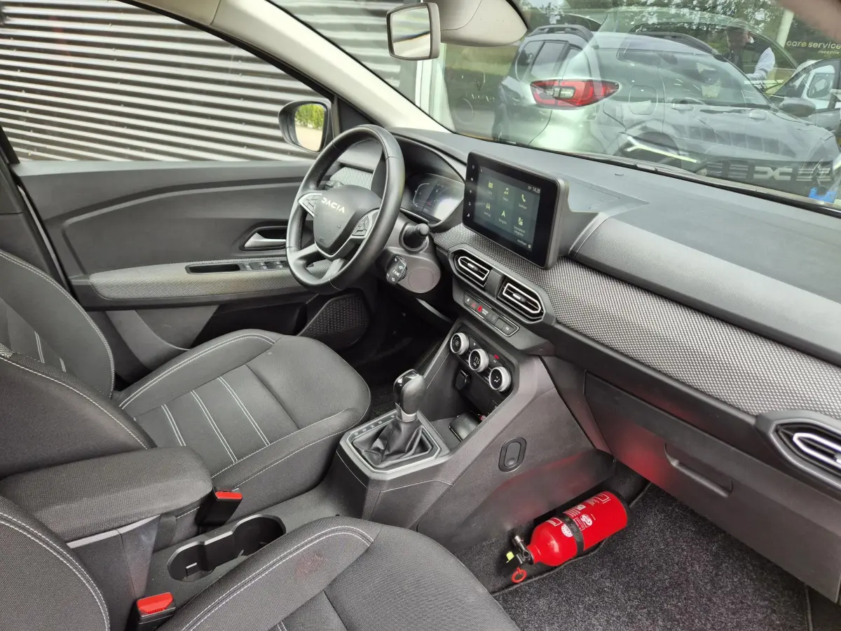 Jogger 1.6 Hybrid 140 Expression 7p. Camera, Navi, Apple/Android Auto, All Season banden, Climate Control