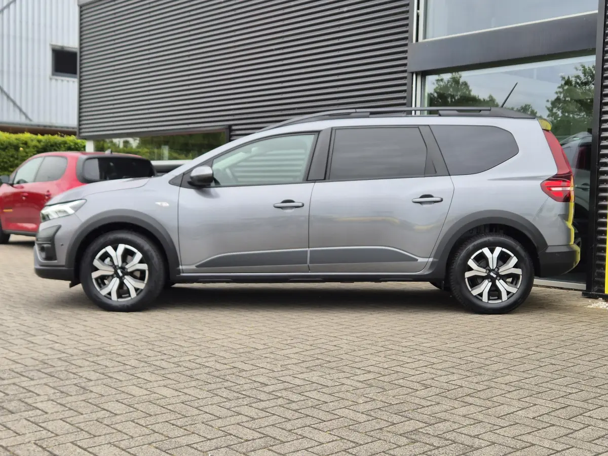 Jogger 1.6 Hybrid 140 Expression 7p. Camera, Navi, Apple/Android Auto, All Season banden, Climate Control
