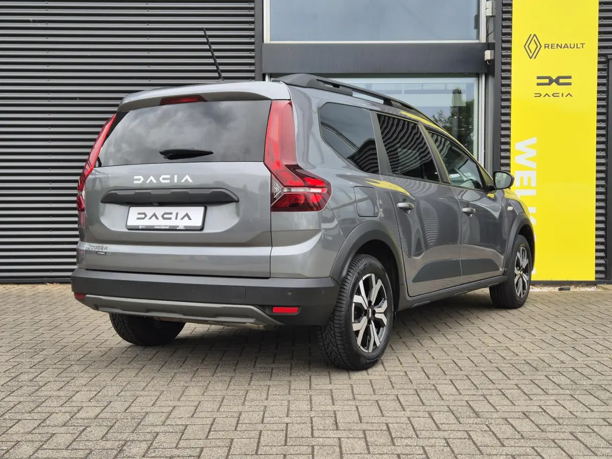 Jogger 1.6 Hybrid 140 Expression 7p. Camera, Navi, Apple/Android Auto, All Season banden, Climate Control