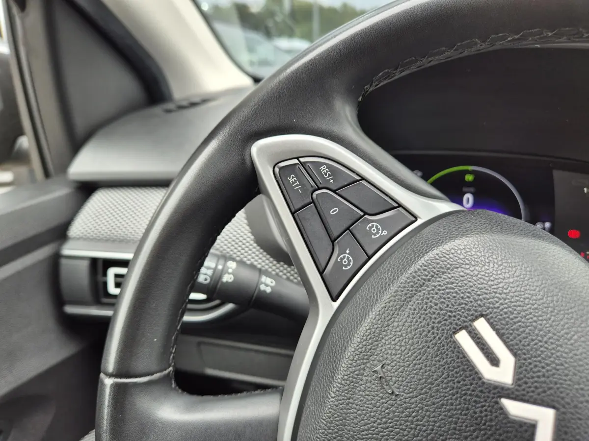 Jogger 1.6 Hybrid 140 Expression 7p. Camera, Navi, Apple/Android Auto, All Season banden, Climate Control