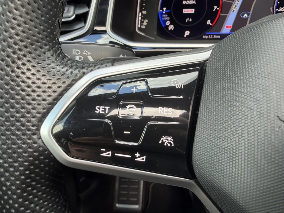 T-Roc 1.5 TSI R-Line Business+ | 3x R Line | Virtual | Pano | Camera | Keyless |