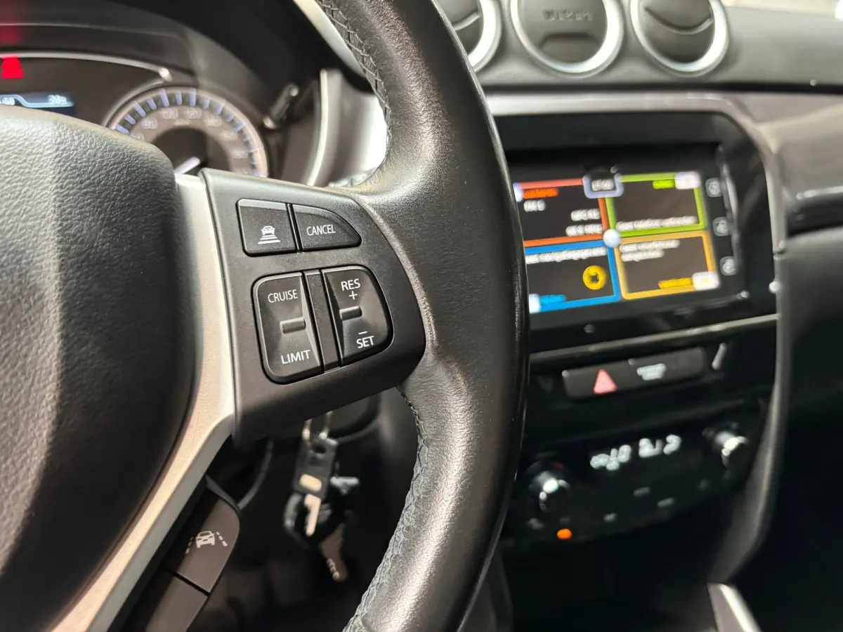 Vitara 1.4 Boosterjet Select Smart Hybrid / Navi / Stoelverwarming