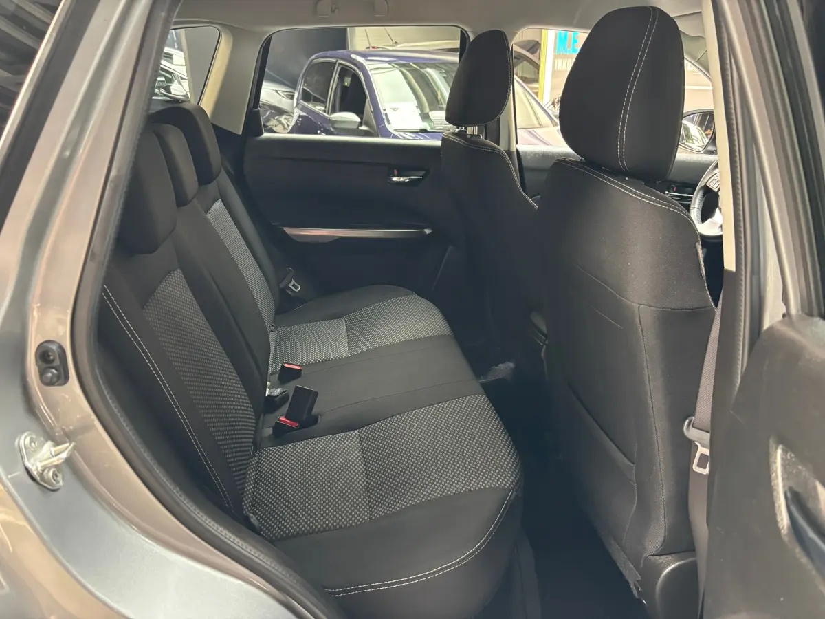 Vitara 1.4 Boosterjet Select Smart Hybrid / Navi / Stoelverwarming