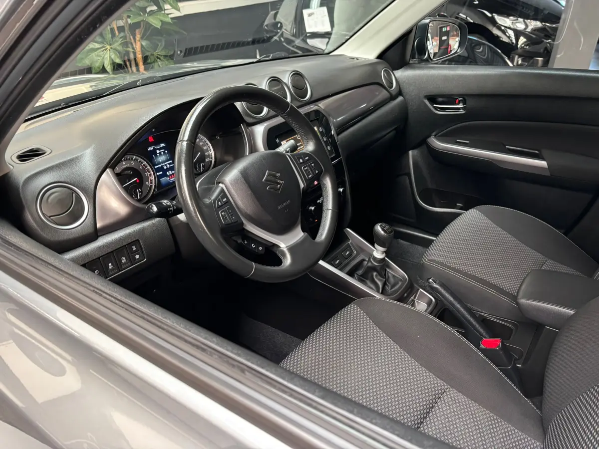 Vitara 1.4 Boosterjet Select Smart Hybrid / Navi / Stoelverwarming