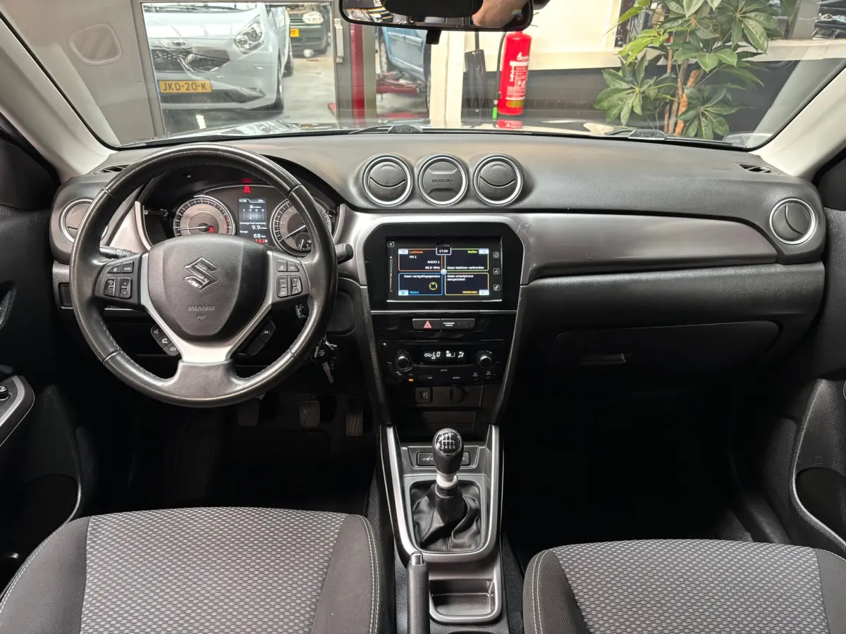 Vitara 1.4 Boosterjet Select Smart Hybrid / Navi / Stoelverwarming