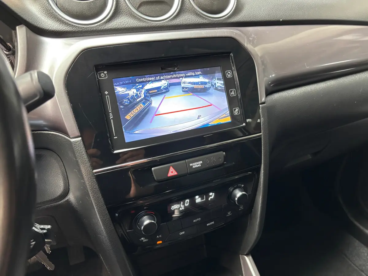 Vitara 1.4 Boosterjet Select Smart Hybrid / Navi / Stoelverwarming