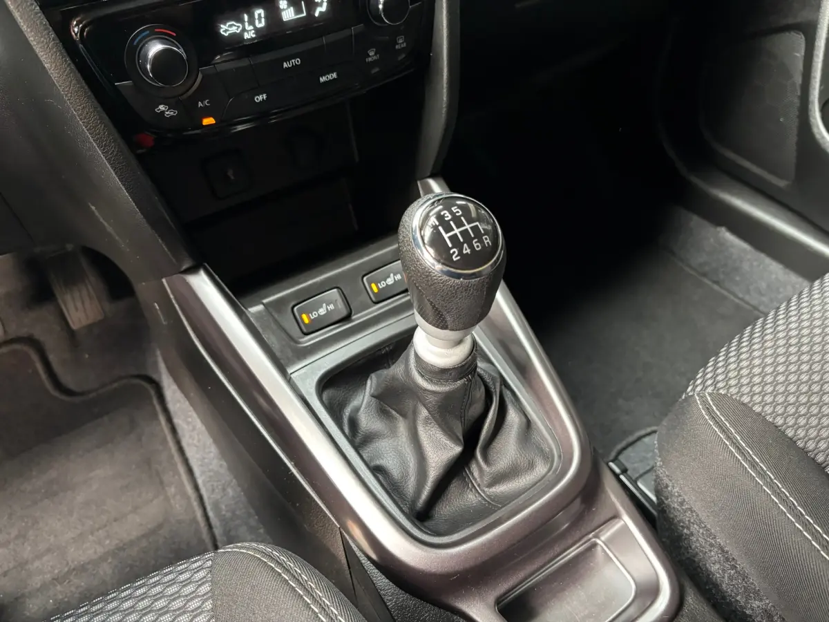 Vitara 1.4 Boosterjet Select Smart Hybrid / Navi / Stoelverwarming