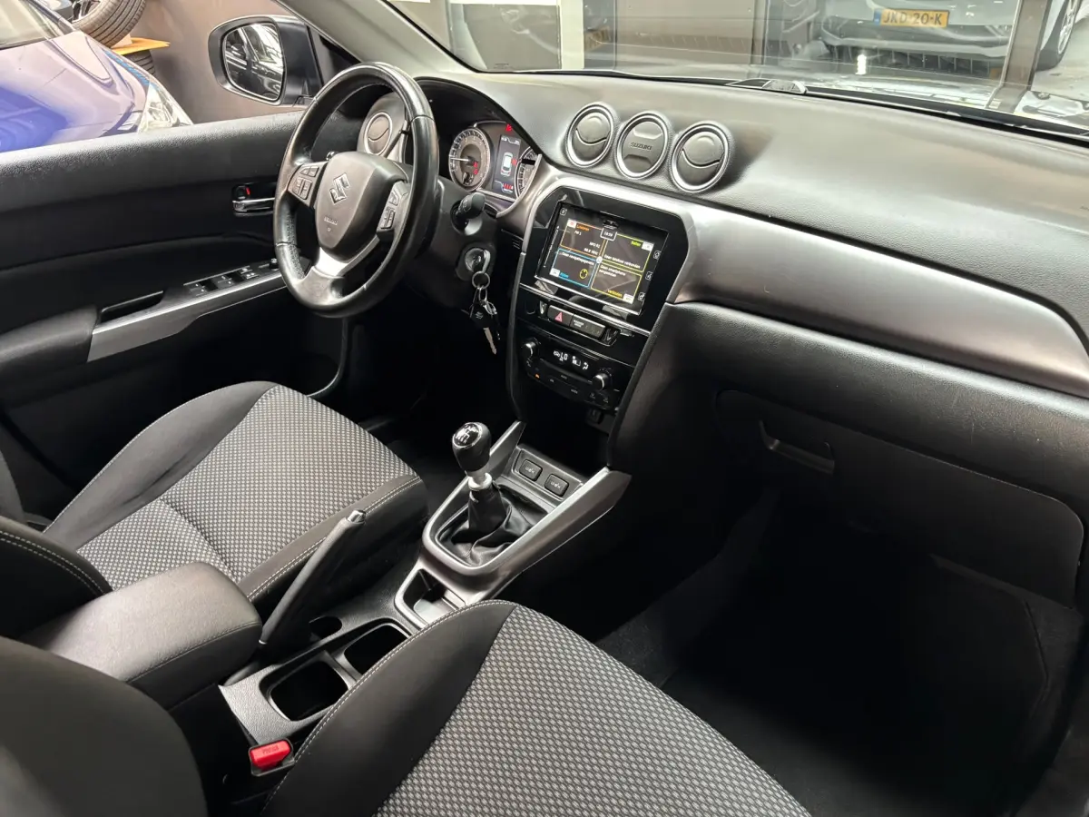 Vitara 1.4 Boosterjet Select Smart Hybrid / Navi / Stoelverwarming