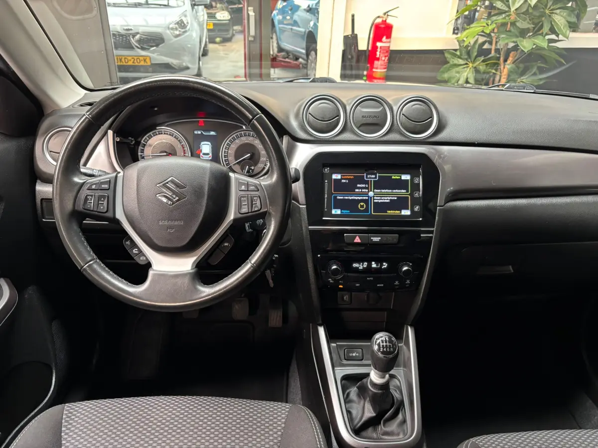 Vitara 1.4 Boosterjet Select Smart Hybrid / Navi / Stoelverwarming