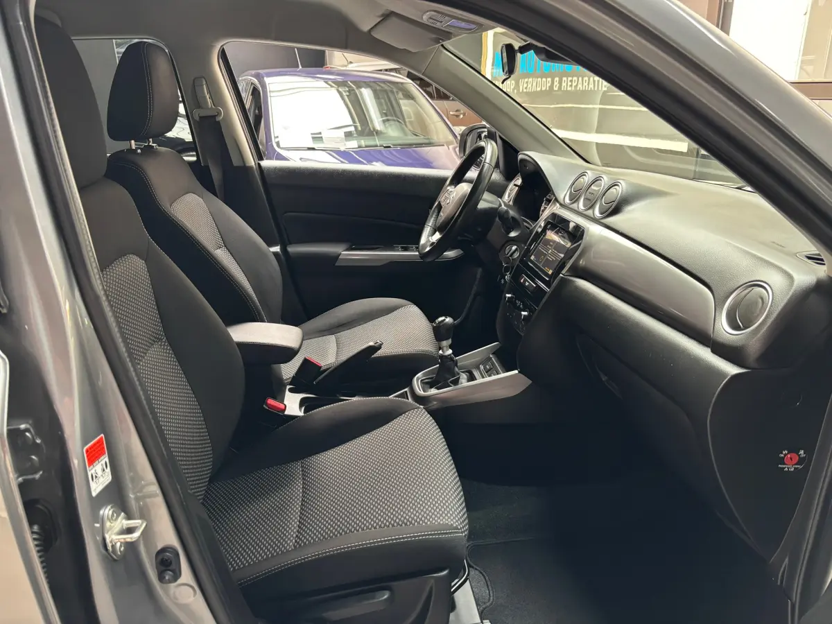 Vitara 1.4 Boosterjet Select Smart Hybrid / Navi / Stoelverwarming