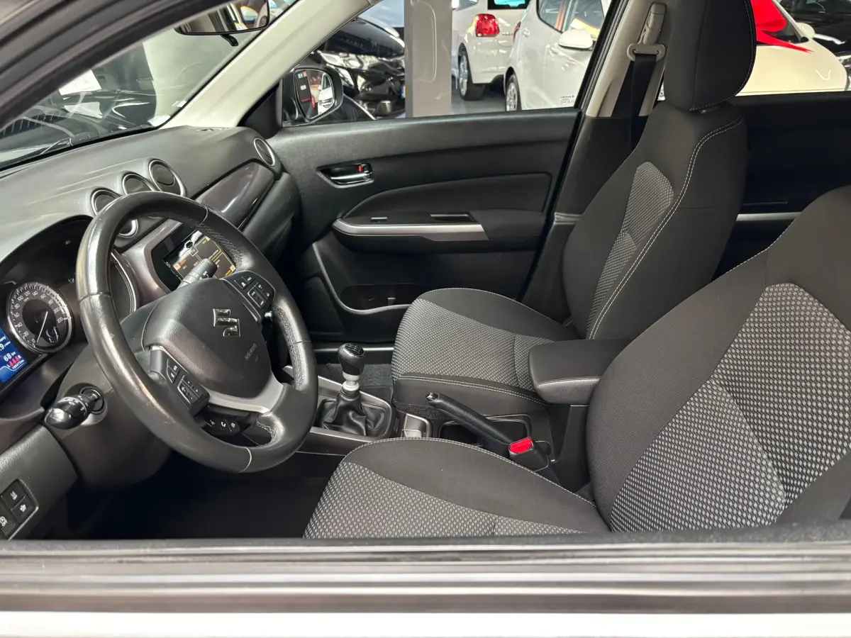 Vitara 1.4 Boosterjet Select Smart Hybrid / Navi / Stoelverwarming