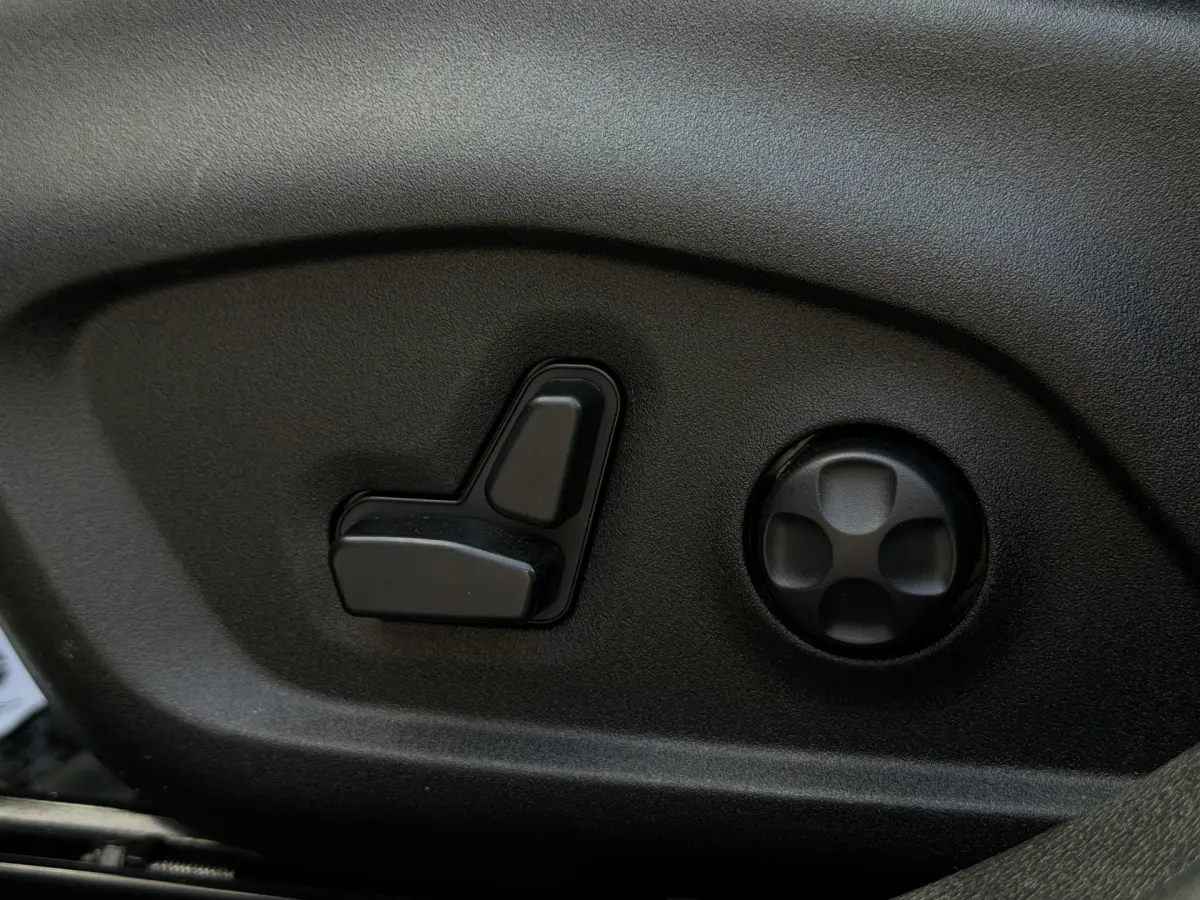 Compass 4xe 240 Plug-in Hybrid Electric Trailhawk I Aut. I Leder I Camera