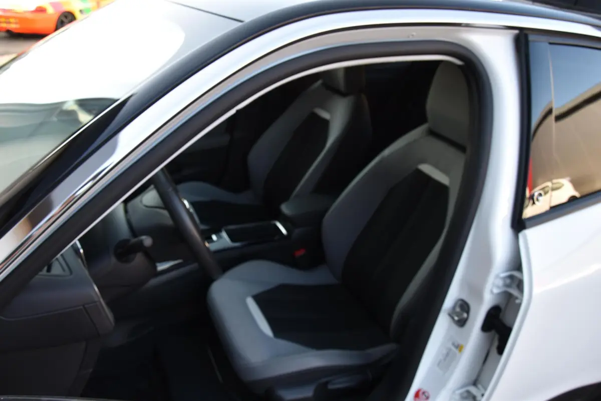 Mokka-e Business Elegance 50-kWh 11kw bl.