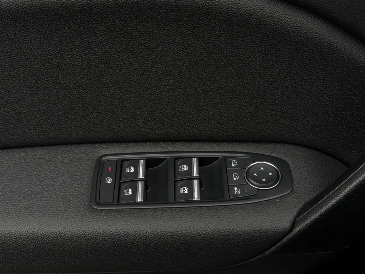 Captur 1.0 TCe 100 Intens SideBars | Carplay | Camera