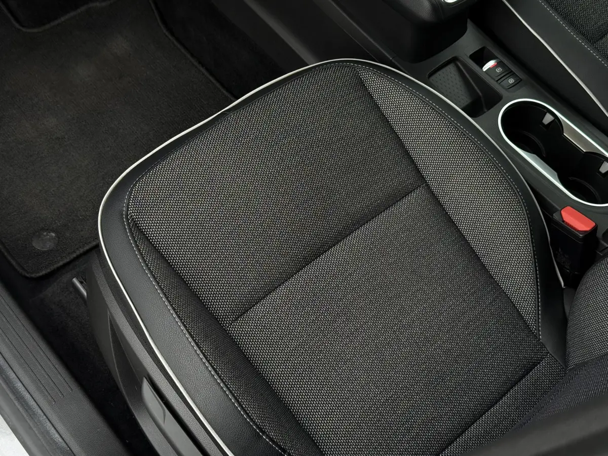 Captur 1.0 TCe 100 Intens SideBars | Carplay | Camera