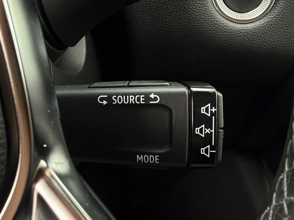 Captur 1.0 TCe 100 Intens SideBars | Carplay | Camera