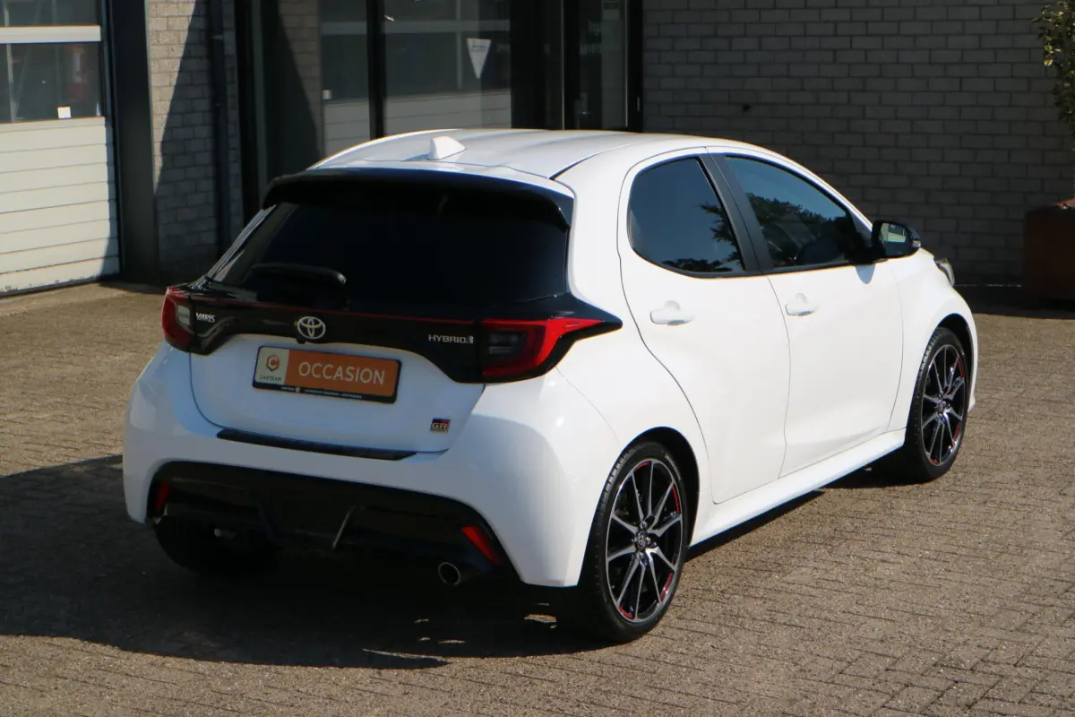 Yaris 1.5 Hybrid GR Sport | Automaat! | Blindspot | Carplay! |
