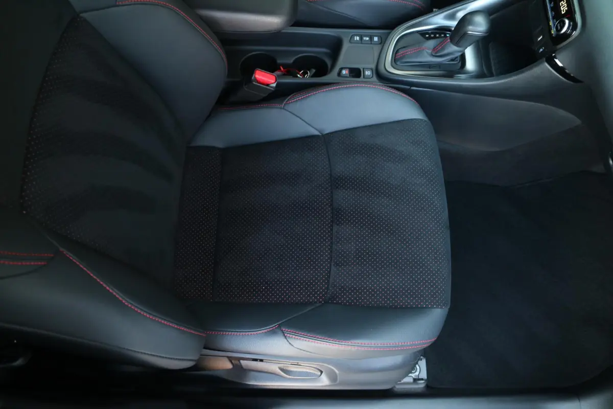 Yaris 1.5 Hybrid GR Sport | Automaat! | Blindspot | Carplay! |