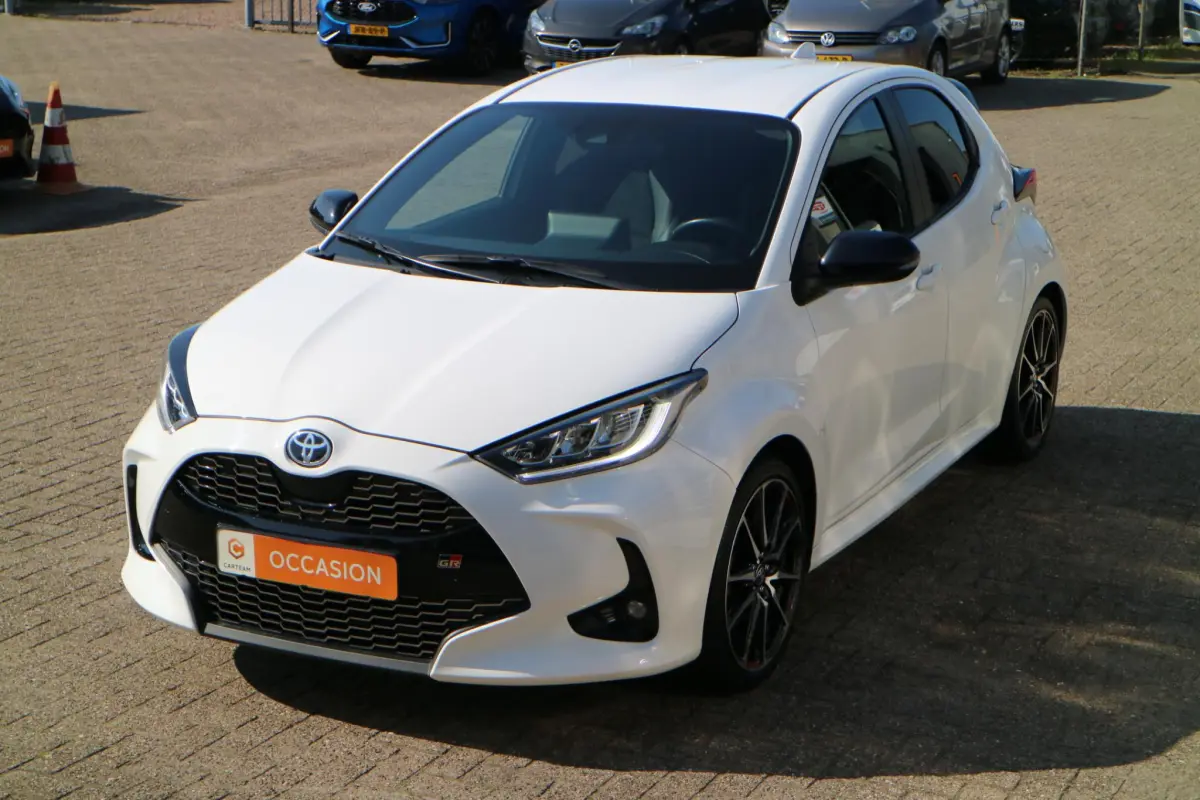 Yaris 1.5 Hybrid GR Sport | Automaat! | Blindspot | Carplay! |